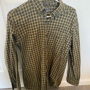 Eddie Bauer Men's Olive Plaid Button Down Shirt Medium